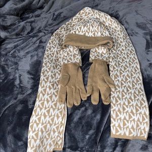 !!ON SALE!! 👀 MK 3 Pc Set MK Scarf, Hat & Gloves
